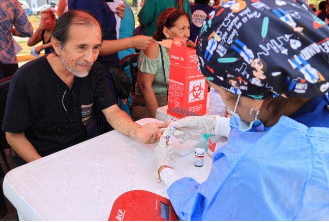Ancón : Minsa brinda atención de salud gratuita en campaña multisectorial