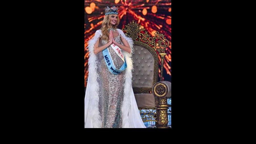 La modelo Krystyna Pyszkova, candidata de República Checa, ganó el certamen Miss Mundo 2024 que se celebró este sábado, en el Centro Mundial de Convenciones Jio en Mumba, India. Pyszkova se impuso entre 111 candidatas provenientes de diversas partes del mundo, entre ellas nuestra compatriota, Lucia Arellano, que pese clasificar dentro del top cuarenta no