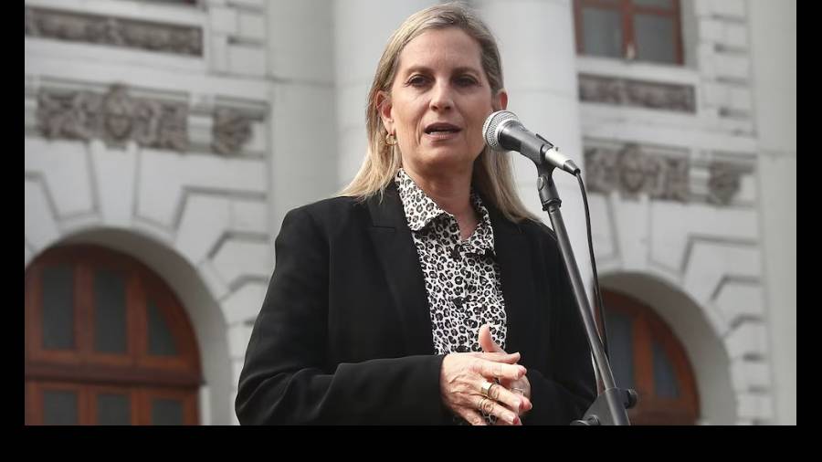 María del Carmen Alva 