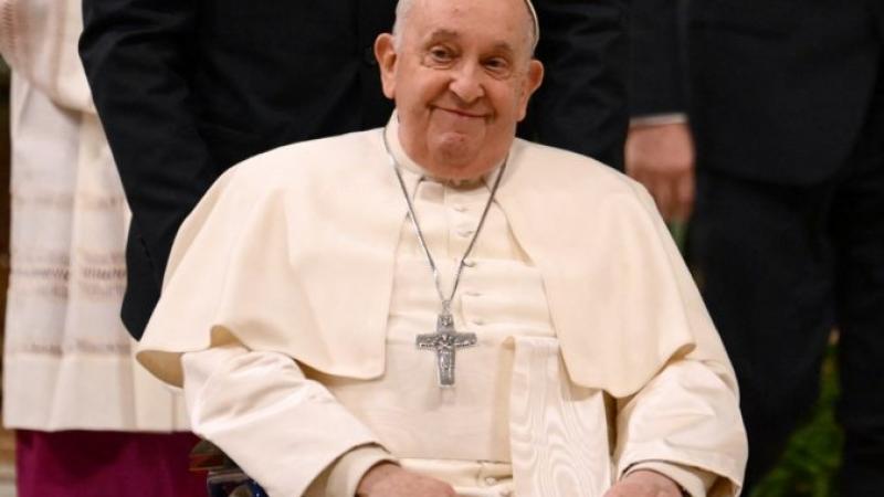 Papa Francisco y Javier Milei