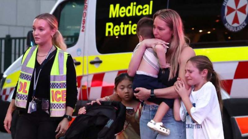 Australia apuñala a asistentes a Centro Comercial