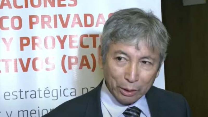 Ministro de Economiza José Arista  sobre el presidente del BCRP Julio Velarde 