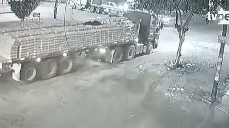 Roban camión de cemento en Comas