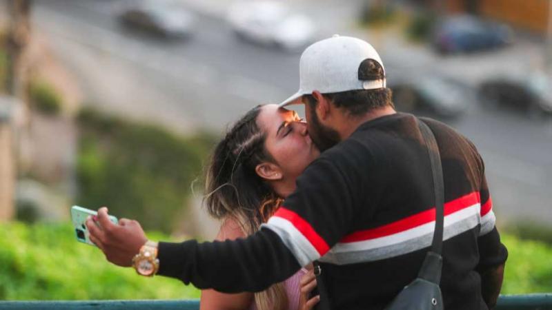 Día del beso Reniec