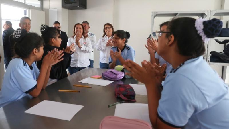 Dina Boluarte presidenta Comas colegio San Felipe Minedu Ministerio de Educación