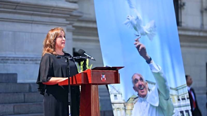 dina boluarte presidencia pcm papa francisco vaticano perú