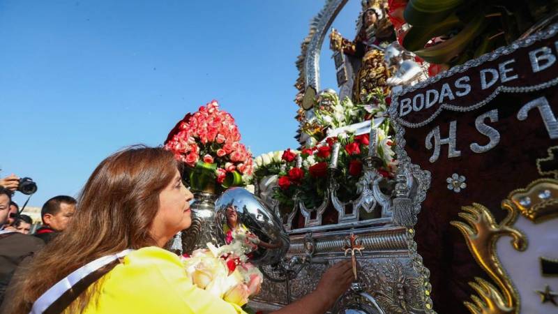 Dina Boluarte Virgen del Carmen
