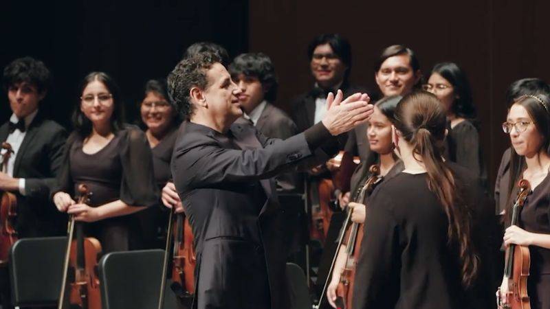 Juan Diego Flórez y Sinfonía por el Perú