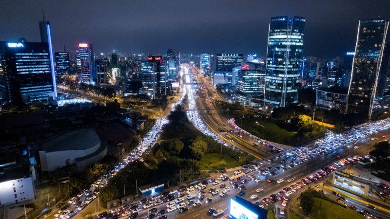 Economía peruana crece y supera expectativas