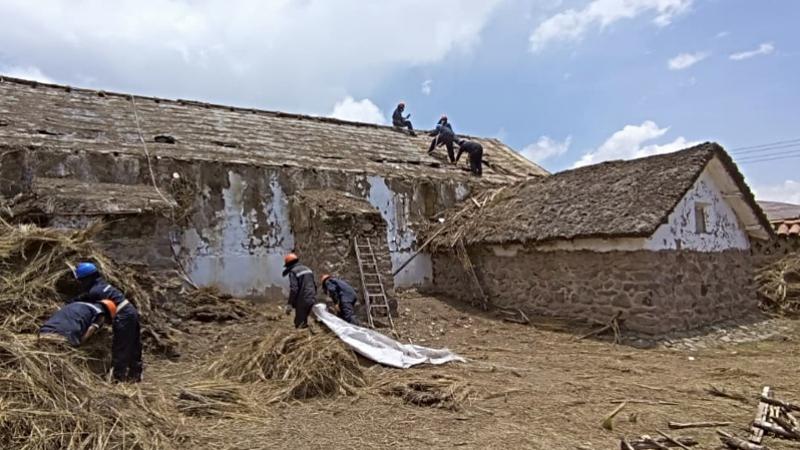 Capilla de Puno siendo reparada y renovada por personal del Ministerio de Cultura.
