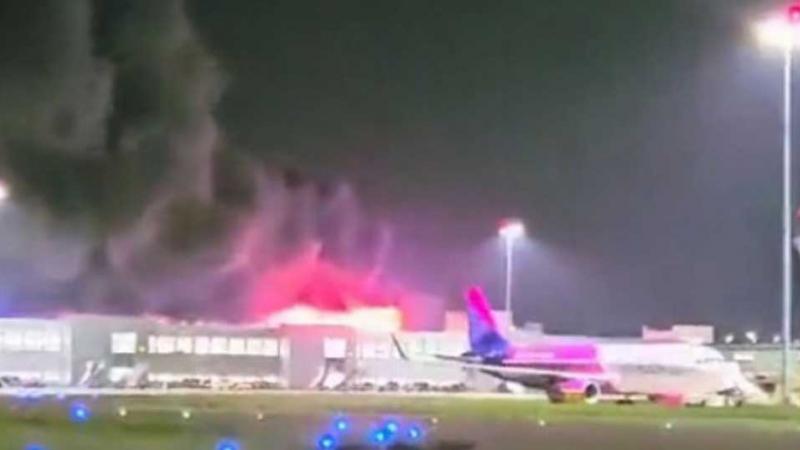 Londres incendio  aeropuerto Luton  vuelos