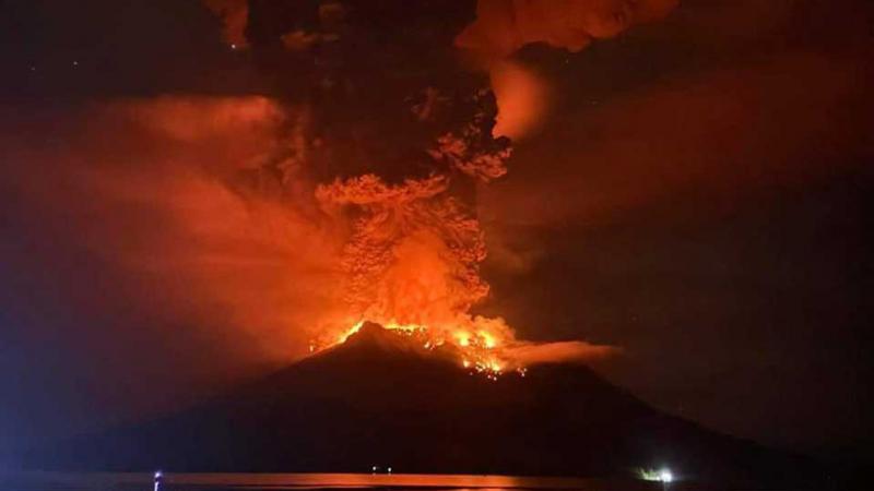 Indonesia  erupción  volcán Ruang