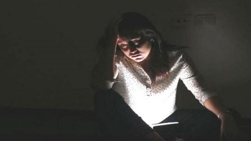 Persona sufre de insomnio