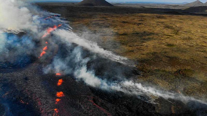 Islandia: reportan erupción volcánica cerca de la capital 