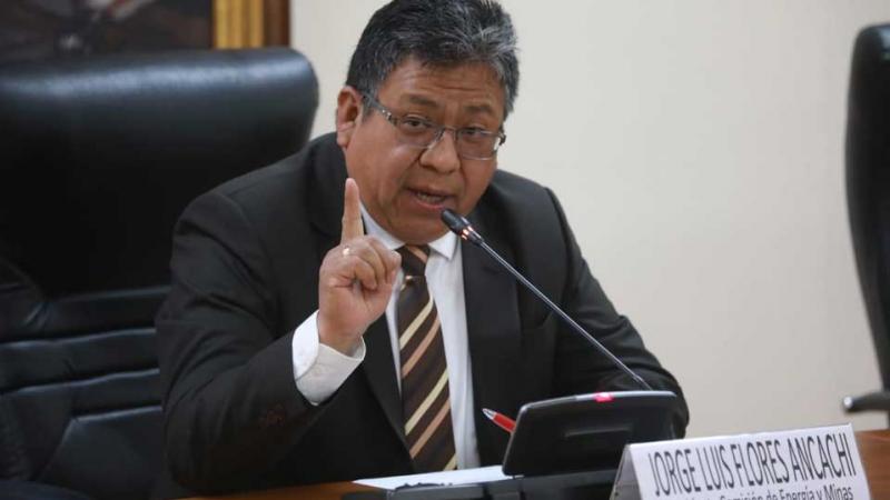 Congreso: Flores Ancachi  recorte de sueldos