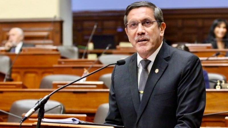 Congreso interpeló a ministro de defensa