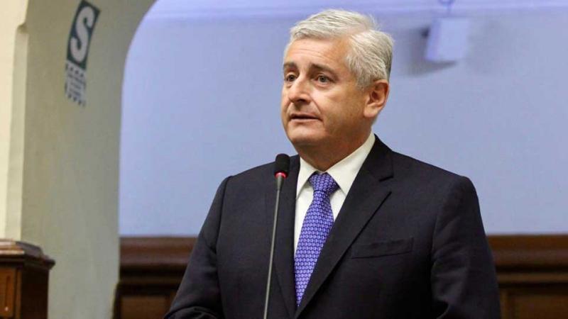 JUAN CARLOS LIZARZABURU RENUNCIA
