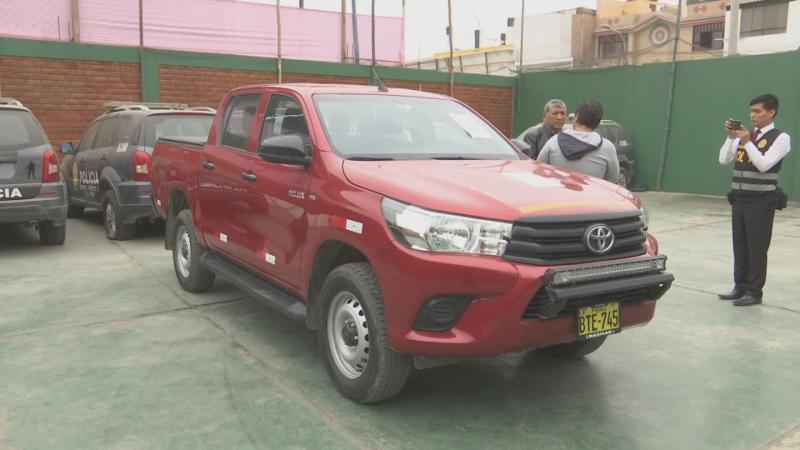 Los Olivos Robo Camioneta Delincuentes Policía Nacional