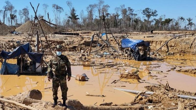 mineros ilegales en madre de dios