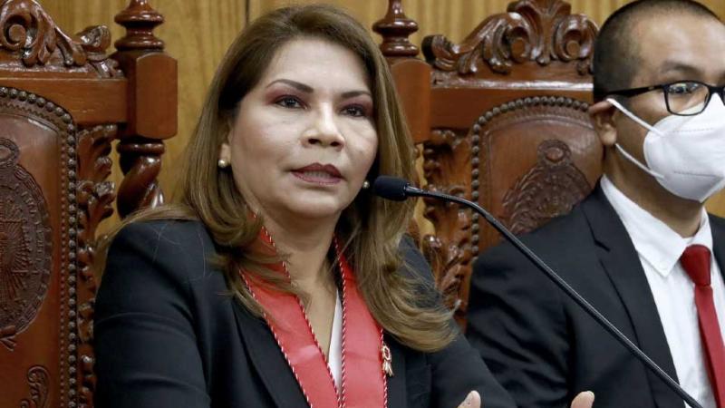 Fiscal Marita Barreto denunció presunto reglaje