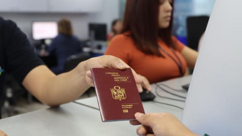 Migraciones pasaportes electrónicos Breña 