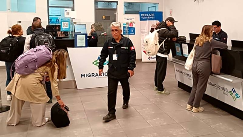 migraciones aeropuerto Jorge Chávez pasajeros varados