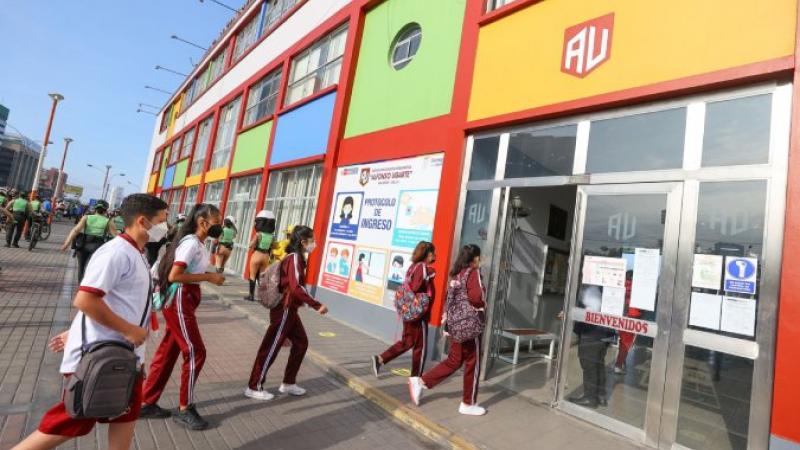 Minedu municipalización de la educación privatización de la educación Magnet Márquez títulos de maestros falsos fenómeno de El NIño Global meritocracia
