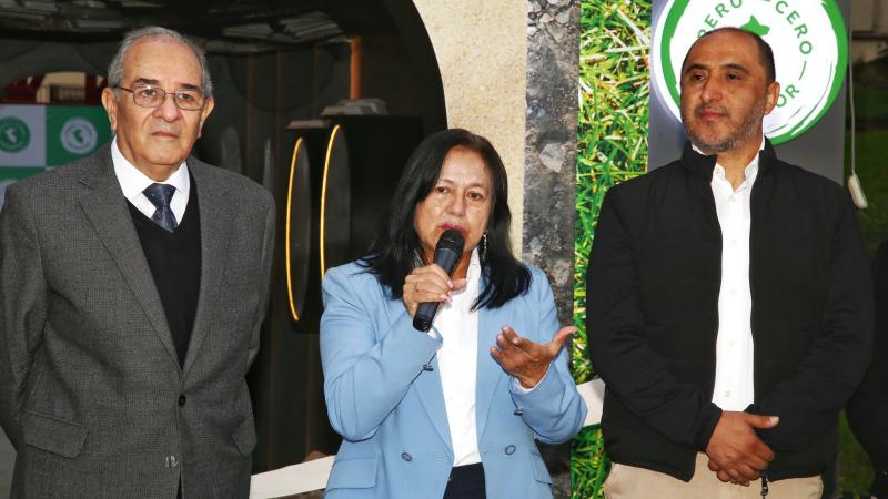 Ministra del Ambiente Albina Ruiz Ministerio del Ambiente Minam Ley PIACI Pueblos indígenas Congreso