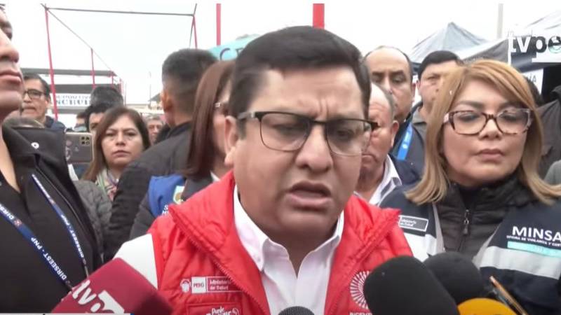 Ministro de Salud César Vásquez