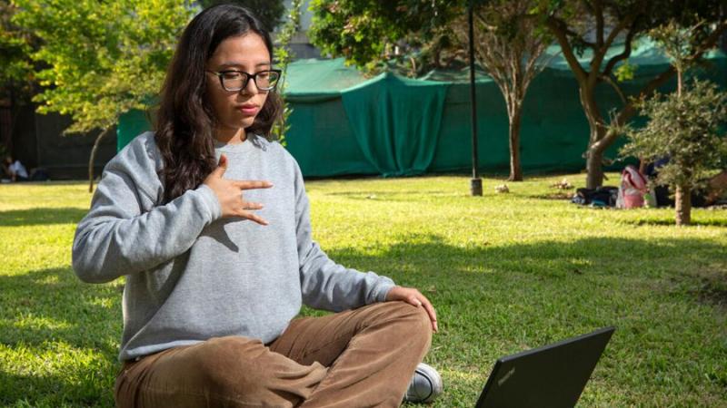 Desarrollan el primer diccionario virtual de lengua de señas peruano
