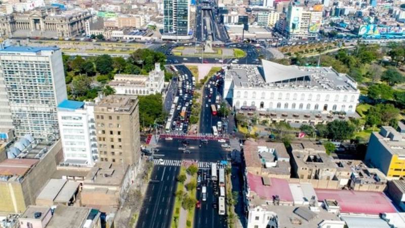 Inicio de desvíos vehiculares en el Cercado de Lima