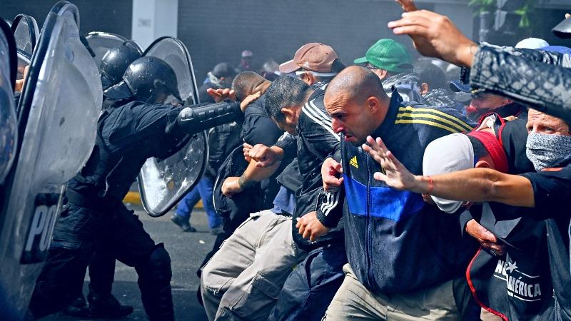 POLICÍA protesta Argentina Buenos aires Milei