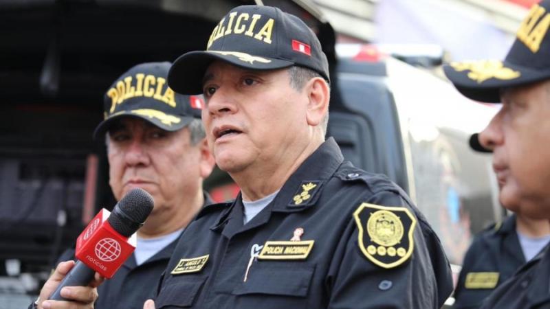 POLICÍA NACIONAL - AV BRASIL - FIESTAS PATRIAS