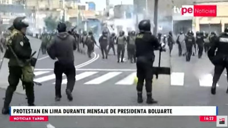 Protestas en Lima durante el mensaje a la nación de la presidenta Dina Boluarte