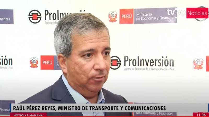 Ministro de transportes Raúl Pérez