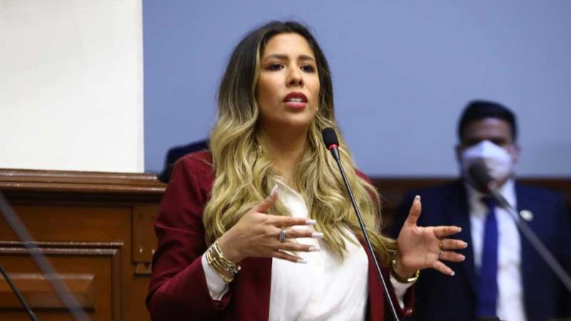 Rosselli Amuruz Comisión de Ética denuncia de oficio congresista
