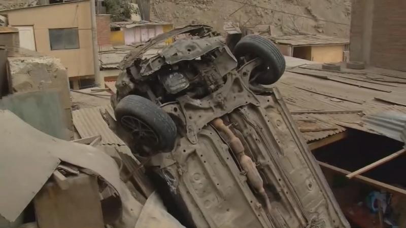 San Juan de Lurigancho accidente de tránsito auto casa herido Policía Nacional