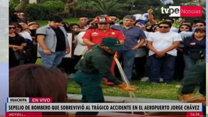 Bombero entierro sobreviviente aeropuerto Jorge Chávez avión pista de aterrizaje cementerio 
