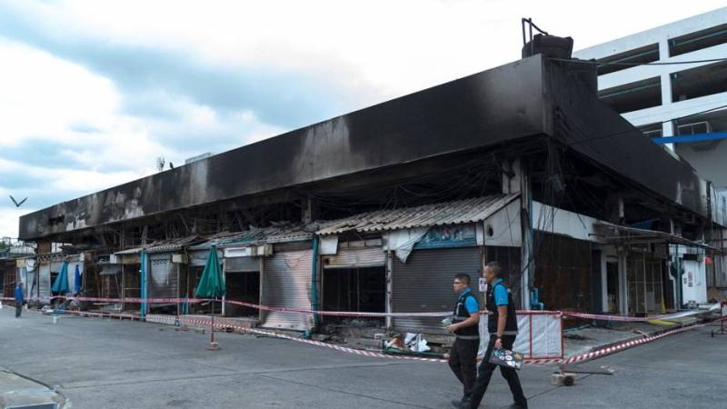 Tailandia incendio tienda de mascotas