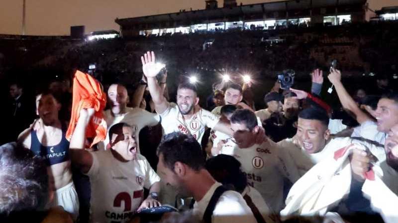 UNIVERSITARIO
