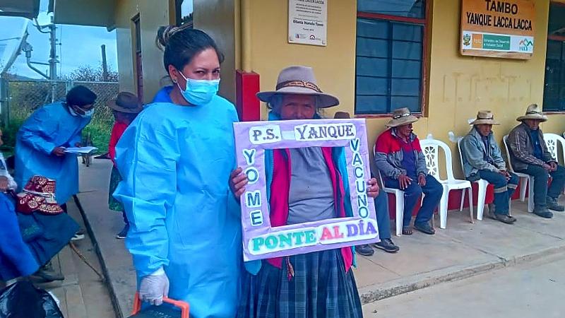vacunación adultos mayores Cusco Programa País