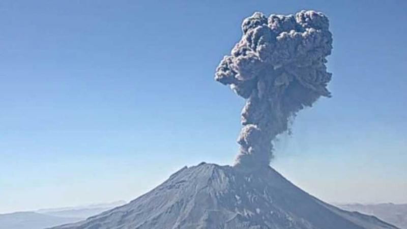 Volcán Ubinas  IGP   nivel de alerta