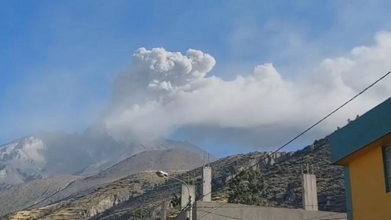volcán Ubinas Moquegua Estado de Emergencia Ejecutivo Gobierno Consejo de Ministros erupción explosión