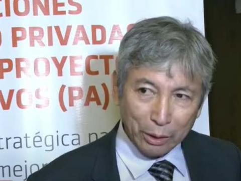 Ministro de Economiza José Arista  sobre el presidente del BCRP Julio Velarde 