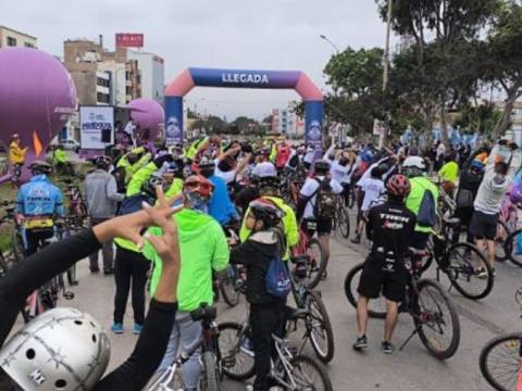 "Bicicleteada a la Chalaca" reunió a más de 400 ciclistas