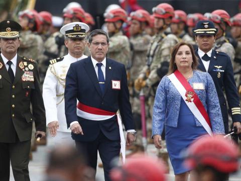 Presidenta Dina Boluarte Dina Boluarte Fuerzas Armadas Comando Conjuntos de las Fuerzas Armadas Ministro de Defensa Plaza de la Bandera Actividad Oficial En vivo