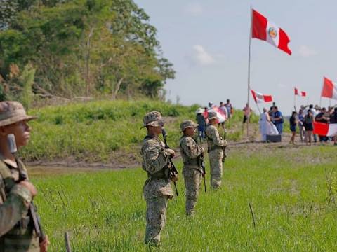 MINDEF soldados ejército loreto leticia santa rosa colombia PCM DINA bandera Perú