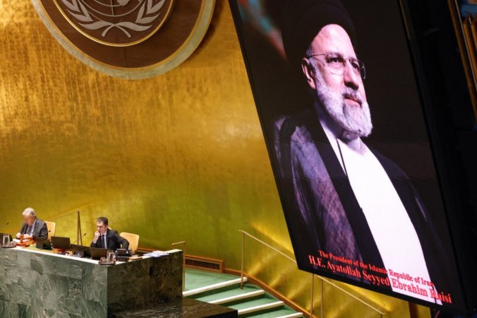 Homenaje  a presidnete irani. Foto: AFP