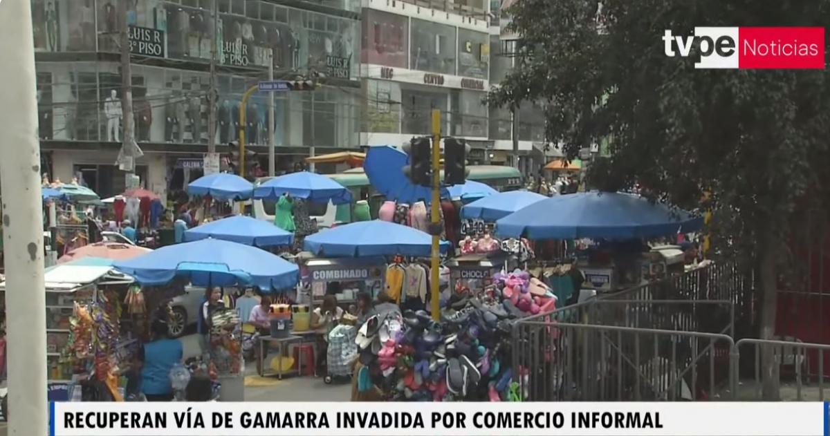 Policía recupera calles de emporio comercial de Gamarra