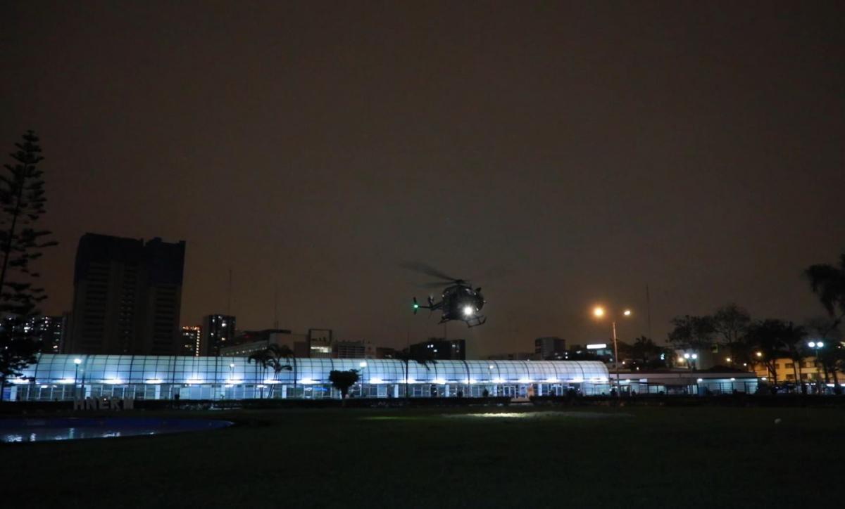 Helicóptero llega al Hospital Rebagliati